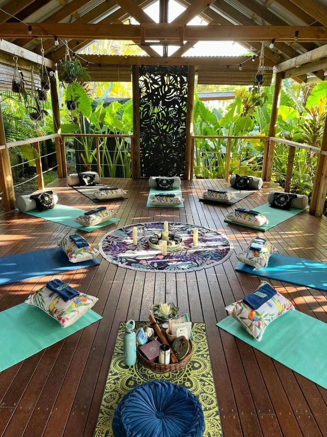 The Palms At Palm Cove Aparthotel Bagian luar foto