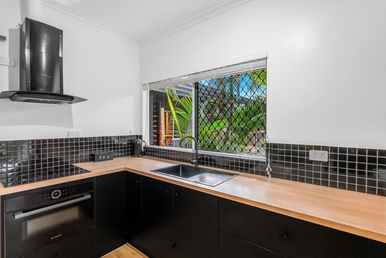 The Palms At Palm Cove Aparthotel Bagian luar foto