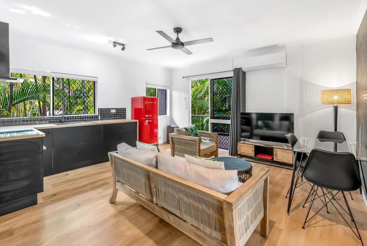 The Palms At Palm Cove Aparthotel Bagian luar foto