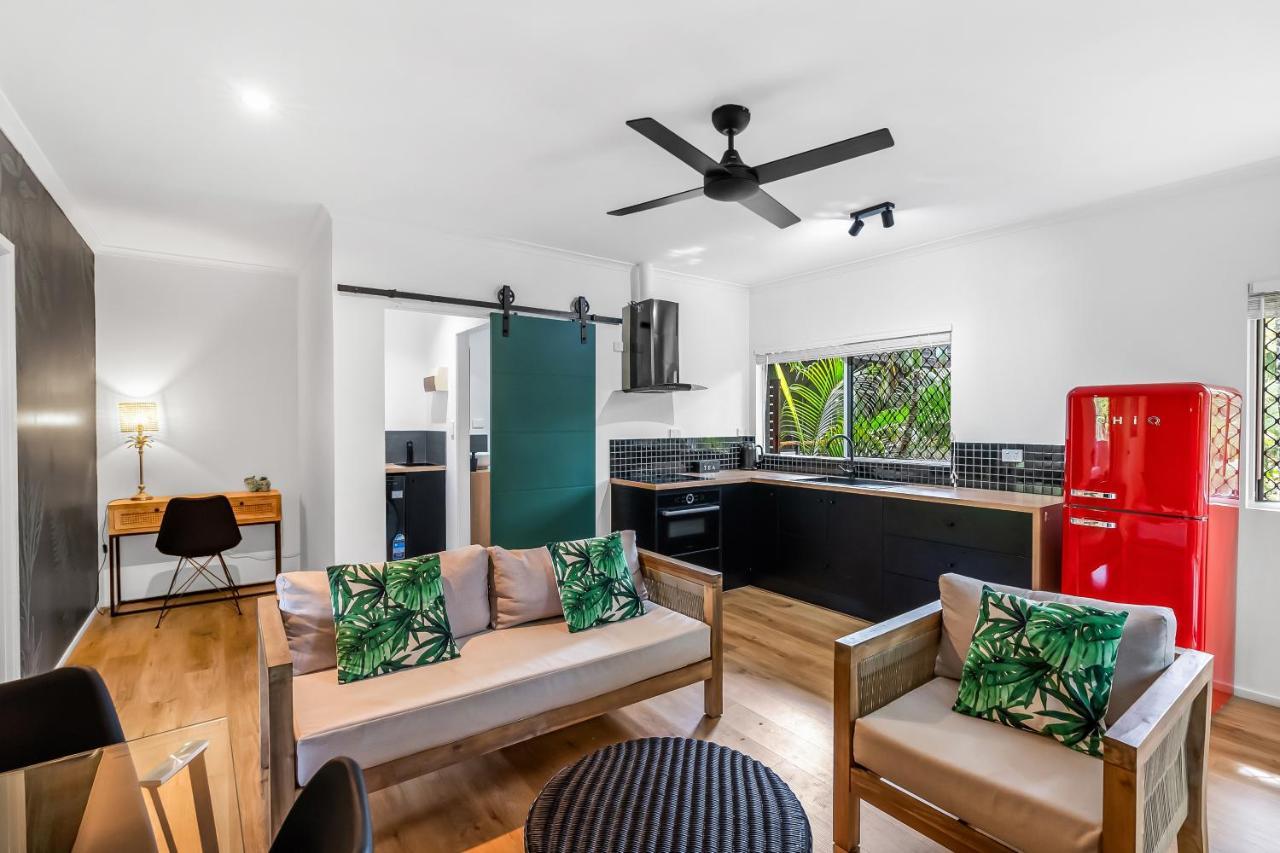 The Palms At Palm Cove Aparthotel Bagian luar foto